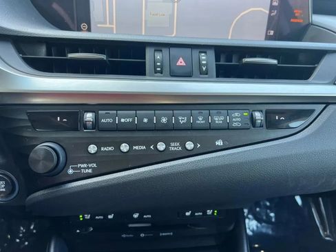 Used 2019 Lexus ES 350 w/ Premium Package FWD image 41