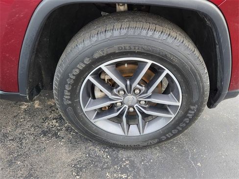 Used 2018 Jeep Grand Cherokee Limited w/ Luxury Group II image 14