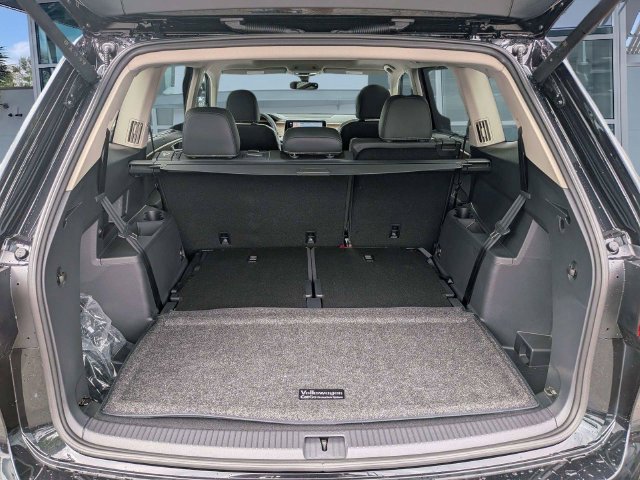 New 2026 Volkswagen Atlas SE FWD image 13