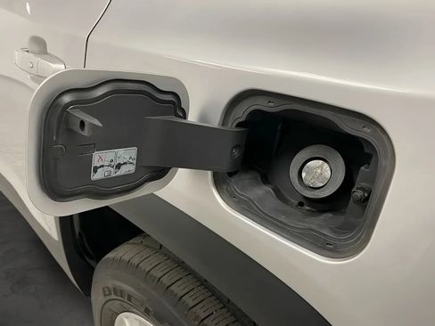 Used 2017 GMC Acadia SLE w/ LPO, Cargo Package FWD image 29