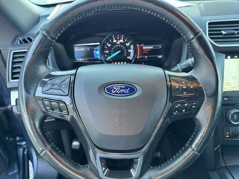Used 2018 Ford Explorer XLT w/ Equipment Group 202A image 33