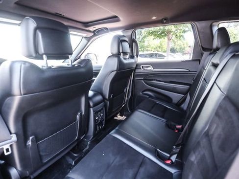 Used 2019 Jeep Grand Cherokee Altitude AWD/4WD image 50
