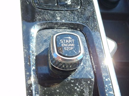 Certified 2024 Volvo XC60 B5 Ultimate w/ Protection Package Premier image 26