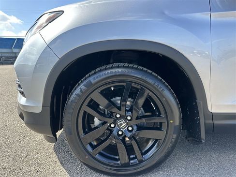 Used 2017 Honda Pilot Touring image 18