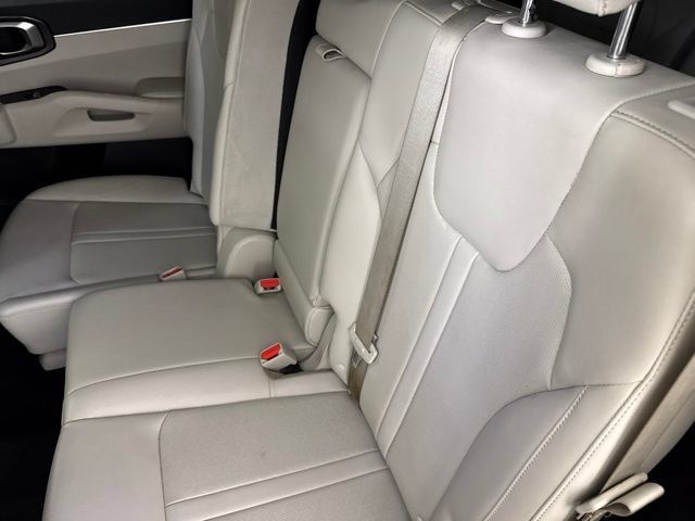 Used 2023 Kia Sorento S w/ Panoramic Sunroof Package FWD image 24