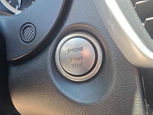Used 2018 INFINITI QX30 AWD image 23