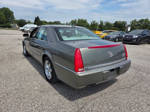 Used 2011 Cadillac DTS Luxury FWD image 6