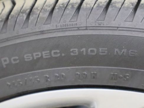 Used 2023 Buick Envision Avenir image 43