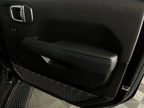 Used 2022 Jeep Gladiator Overland w/ Popular Equipment Package image 32