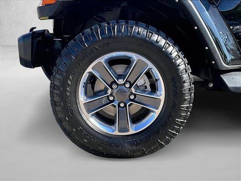 Used 2021 Jeep Wrangler Unlimited Sahara AWD/4WD image 10