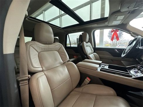 Certified 2022 Lincoln Navigator Reserve image 34