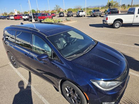 Used 2018 Chrysler Pacifica Touring-L Plus image 27