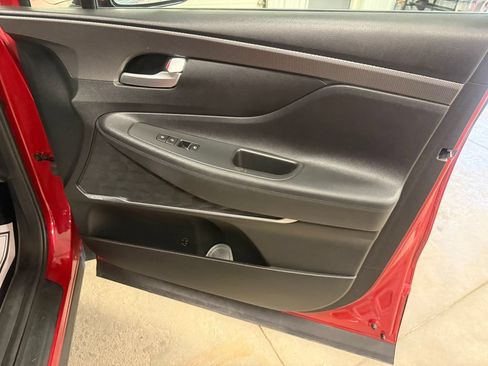 Used 2019 Hyundai Santa Fe SEL FWD image 32