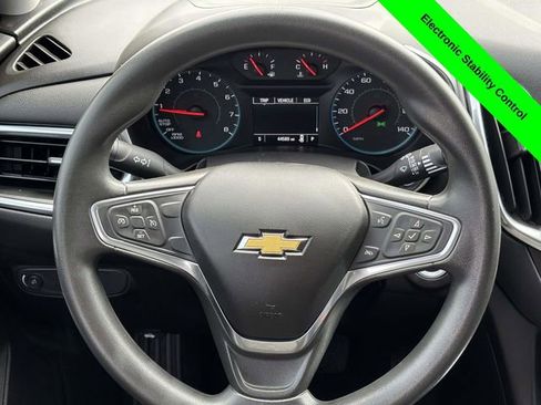 Used 2018 Chevrolet Equinox LT image 24
