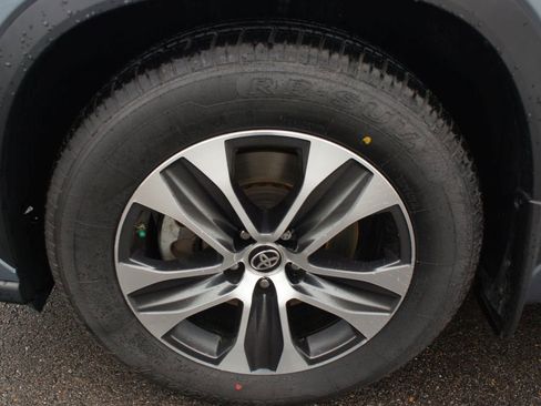 Used 2022 Toyota Highlander XLE image 26