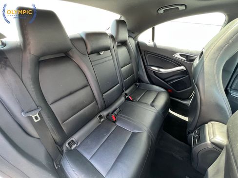 Used 2015 Mercedes-Benz CLA 250 image 40