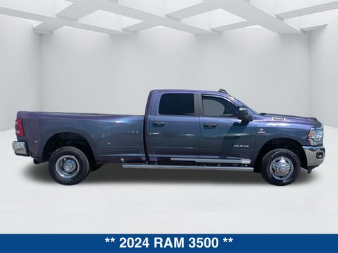 Used 2024 RAM 3500 Big Horn AWD/4WD image 4