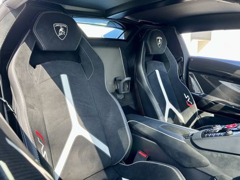 Used 2020 Lamborghini Aventador SVJ image 29