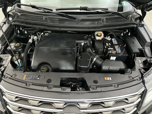 Used 2017 Ford Explorer XLT AWD/4WD image 19
