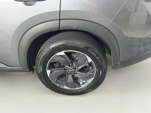 Used 2025 Nissan Rogue SV FWD image 11