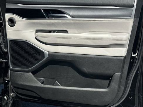 New 2026 Jeep Grand Wagoneer 2WD image 16