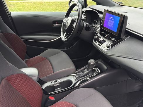 Used 2025 Toyota Corolla SE FWD image 11
