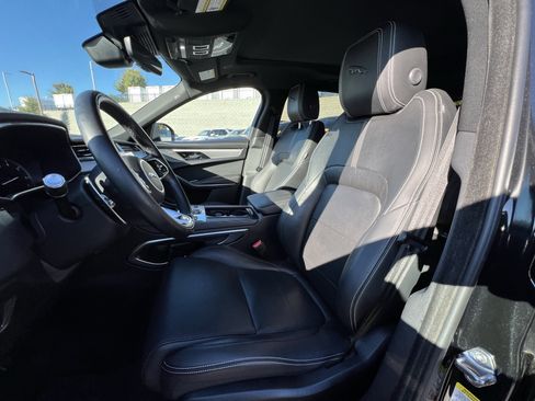 Certified 2022 Jaguar F-PACE R-Dynamic S image 15