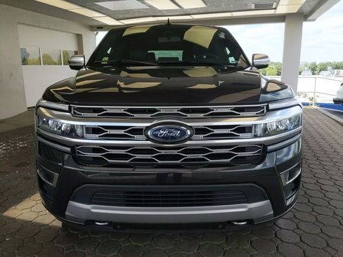 Used 2024 Ford Expedition Max Platinum AWD/4WD image 2