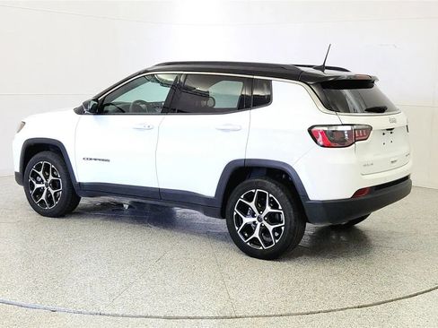 Used 2025 Jeep Compass Limited AWD/4WD image 5