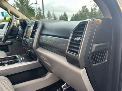 Used 2018 Ford F350 XLT w/ XLT Premium Package image 26