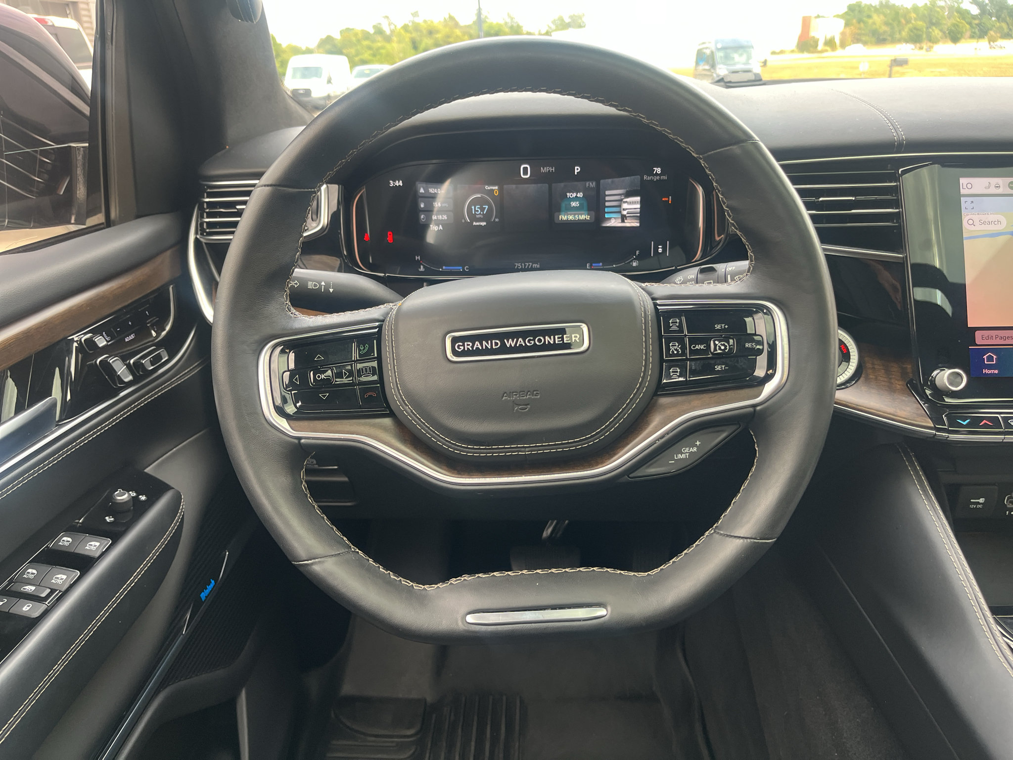Used 2022 Jeep Grand Wagoneer Series II w/ Premium Group II AWD/4WD image 15