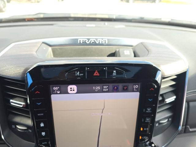 Used 2025 RAM 2500 Laramie AWD/4WD image 27