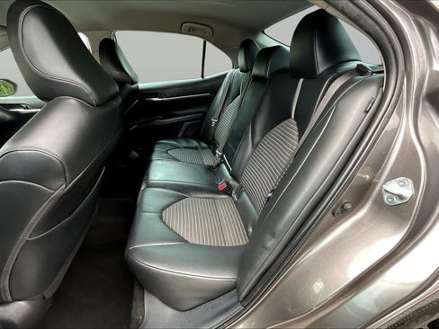 Used 2022 Toyota Camry SE FWD image 19