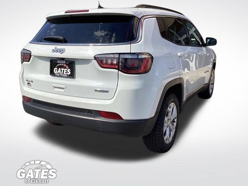 Used 2024 Jeep Compass Latitude AWD/4WD image 11