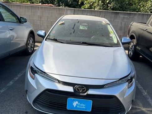 Used 2023 Toyota Corolla LE FWD image 2