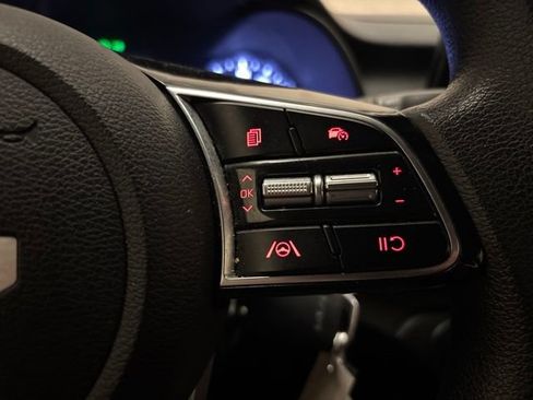 Certified 2022 Kia Forte LXS FWD image 16