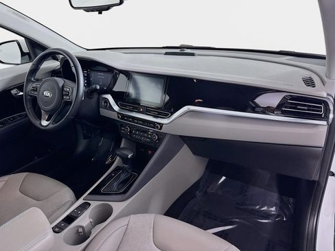 Certified 2020 Kia Niro EX image 27
