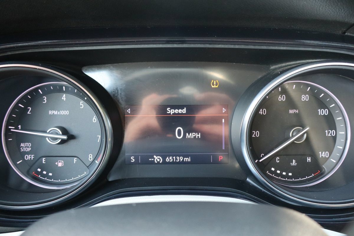 Used 2023 Buick Encore GX Preferred w/ Cold Weather Comfort Package FWD image 33