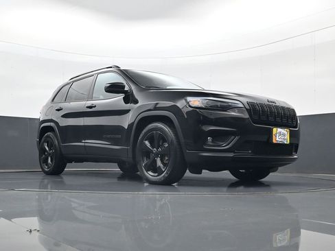 Used 2019 Jeep Cherokee Latitude Plus FWD image 23