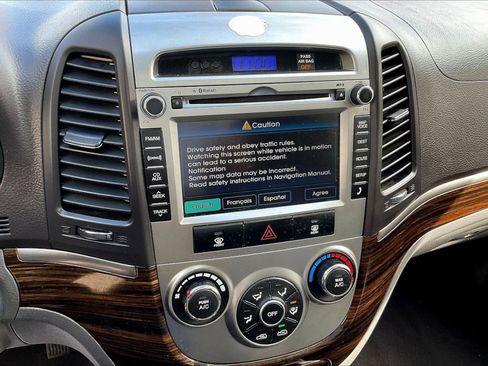 Used 2010 Hyundai Santa Fe GLS image 9