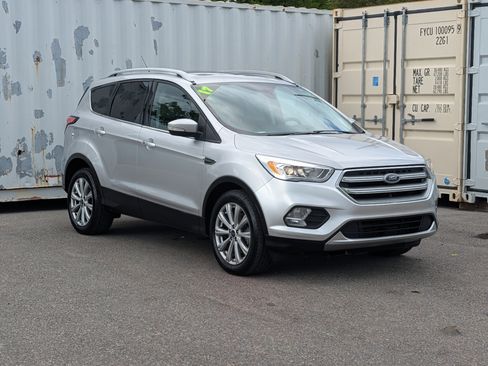 Used 2017 Ford Escape Titanium FWD image 2