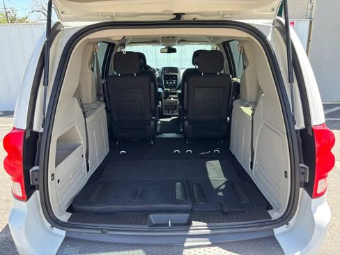 Used 2019 Dodge Grand Caravan SE w/ UConnect Hands-Free Group FWD image 62