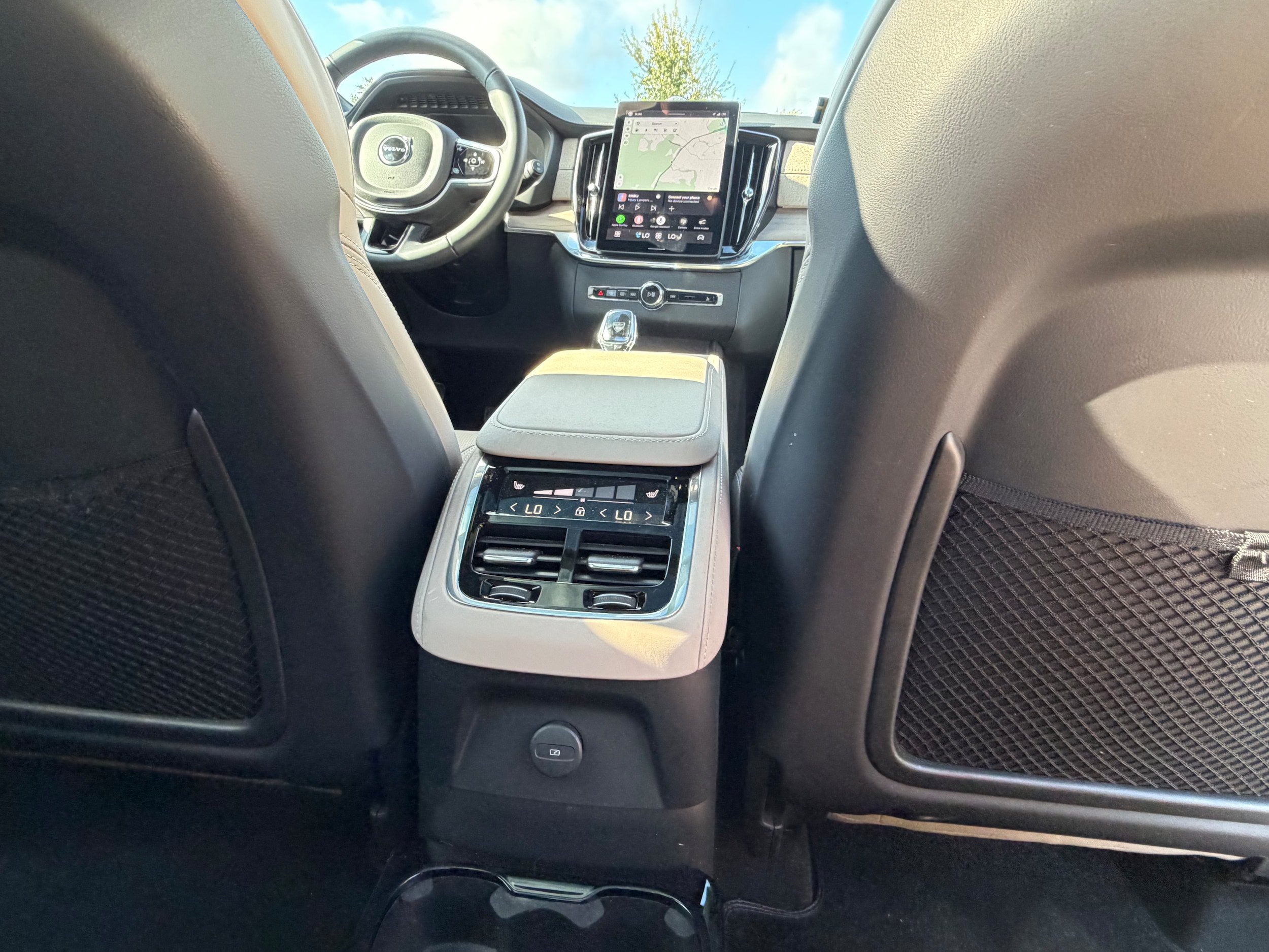 Certified 2025 Volvo XC90 T8 Ultra AWD/4WD image 14