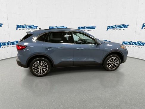 New 2026 Ford Escape SE image 12