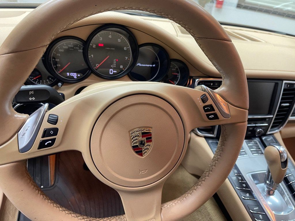 Used 2014 Porsche Panamera image 19