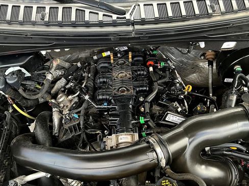 Used 2021 Ford Expedition XLT image 43