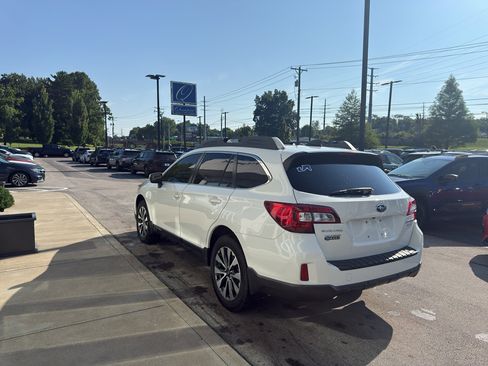 Used 2017 Subaru Outback 2.5i Limited AWD/4WD image 5