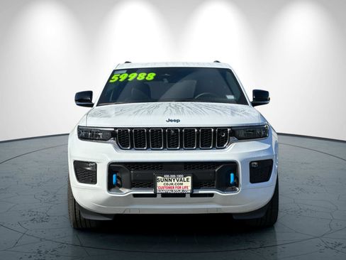 New 2022 Jeep Grand Cherokee Overland w/ Advanced Protech Group III image 9