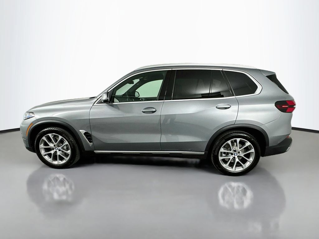 Used 2024 BMW X5 xDrive40i w/ Premium Package AWD/4WD image 8
