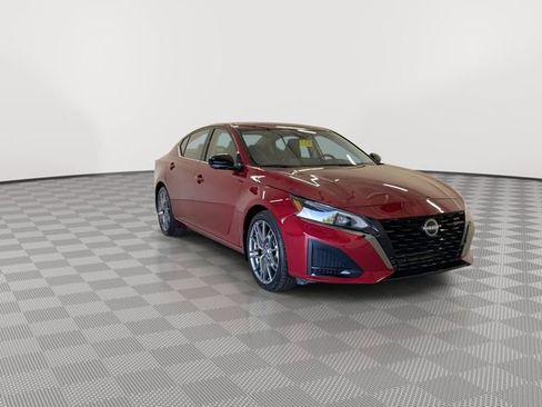 Certified 2024 Nissan Altima 2.0 SR image 2